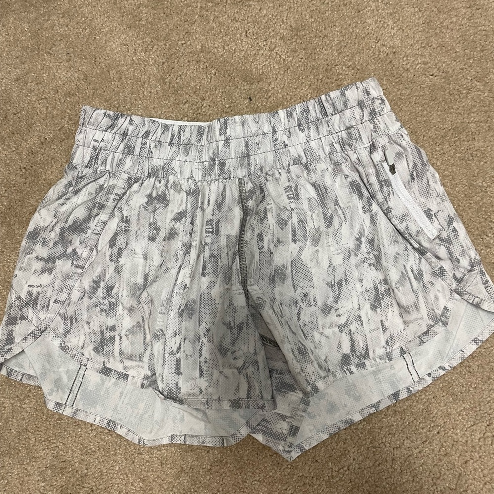 Lululemon Athletica Tracker Short White/Gray